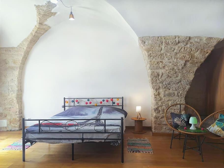 Pour Les Amoureux Des Vieilles Pierres Poussan Exterior photo